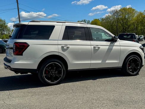 Used 2023 Ford Expedition Limited AWD/4WD image 3