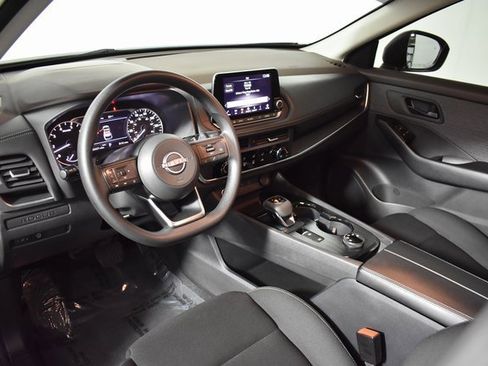 Used 2023 Nissan Rogue S image 12