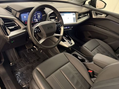 Used 2025 Audi Q4 e-tron Premium w/ Convenience Package image 4