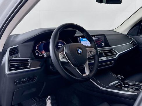 Used 2022 BMW X7 xDrive40i w/ Premium Package image 9