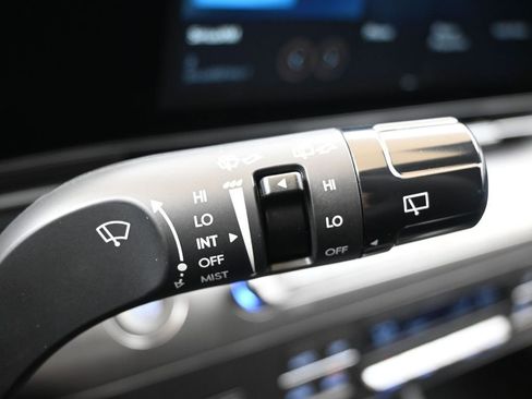 Certified 2025 Hyundai Kona SEL AWD/4WD image 28
