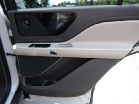 Used 2020 Lincoln Aviator Reserve image 41