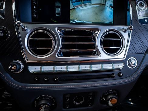 Used 2018 Rolls-Royce Wraith image 49