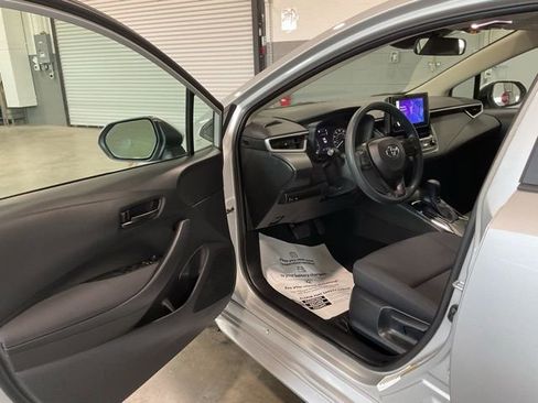 Used 2023 Toyota Corolla LE FWD image 9