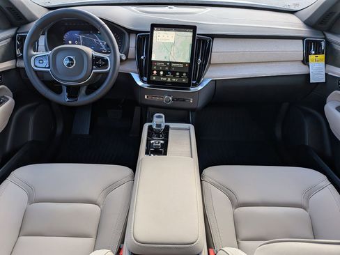 New 2026 Volvo XC90 B6 Plus w/ Protection Package Premier image 5