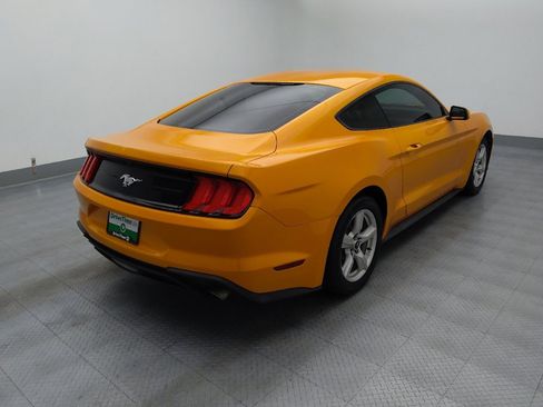 Used 2018 Ford Mustang Coupe RWD image 9