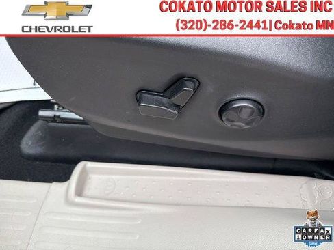 Used 2023 Chrysler Pacifica Touring-L FWD image 17