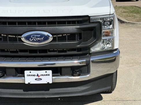 Used 2022 Ford F250 XL w/ Power Equipment Group image 10