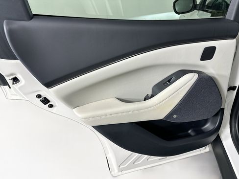 Used 2022 Ford Mustang Mach-E Premium w/ Ice White Appearance Package RWD image 27