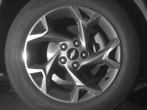 Used 2025 Chevrolet Trax LT FWD image 13