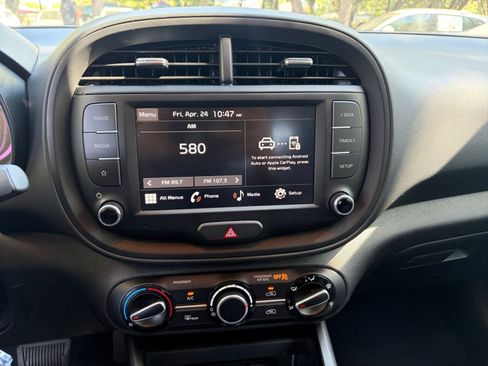 Used 2025 Kia Soul LX w/ LX Technology Package FWD image 20