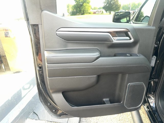 Used 2022 Chevrolet Silverado 1500 RST w/ Redline Edition AWD/4WD image 16