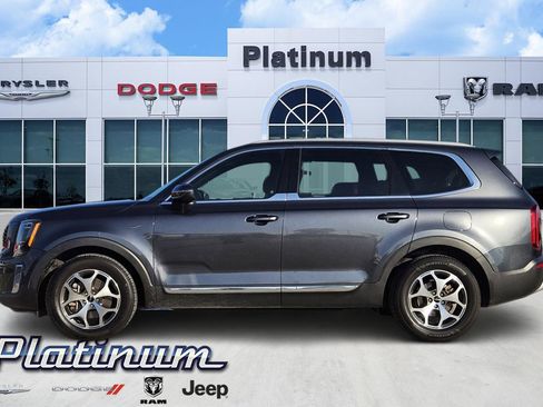 Used 2022 Kia Telluride EX AWD/4WD image 3