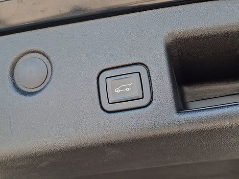 Used 2019 Chevrolet Equinox Premier AWD/4WD image 28