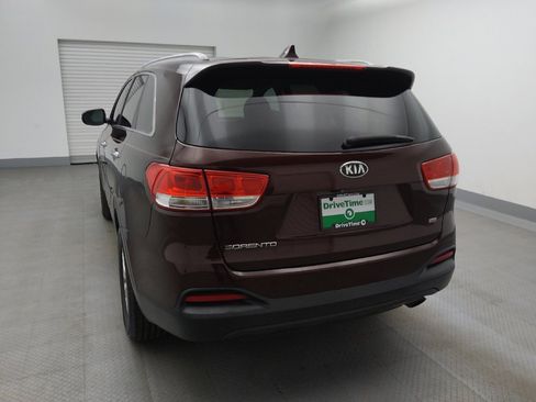Used 2018 Kia Sorento LX image 6