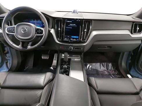 Used 2022 Volvo XC60 B6 R-Design w/ Advanced Package image 9