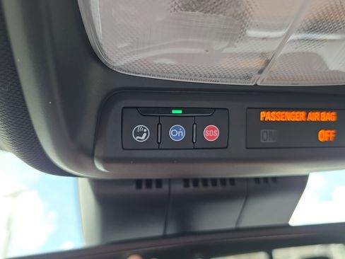 Used 2024 GMC Canyon AT4 AWD/4WD image 25