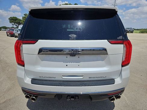 Used 2023 GMC Yukon XL Denali Ultimate AWD/4WD image 6