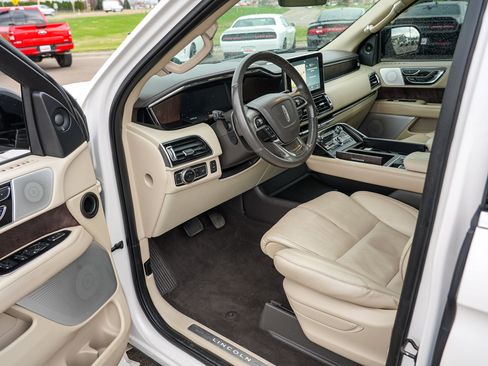 Used 2019 Lincoln Navigator Reserve w/ Cargo Package image 30