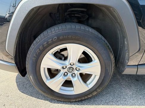 Used 2020 Toyota RAV4 LE AWD/4WD image 20