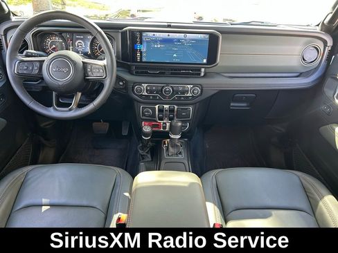 Used 2025 Jeep Gladiator Mojave image 12