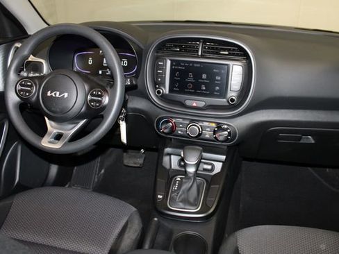 Used 2025 Kia Soul LX FWD image 13