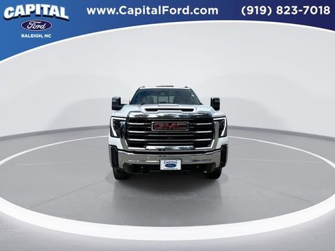 Used 2024 GMC Sierra 2500 SLT w/ SLT Premium Package image 3