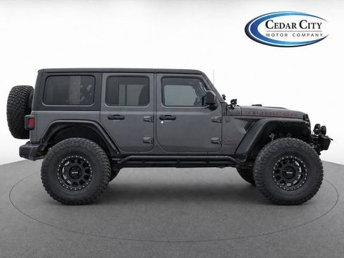 Used 2018 Jeep Wrangler Unlimited Rubicon w/ Cold Weather Group AWD/4WD image 8