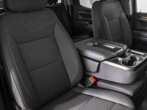 Used 2023 Chevrolet Silverado 1500 LT image 44