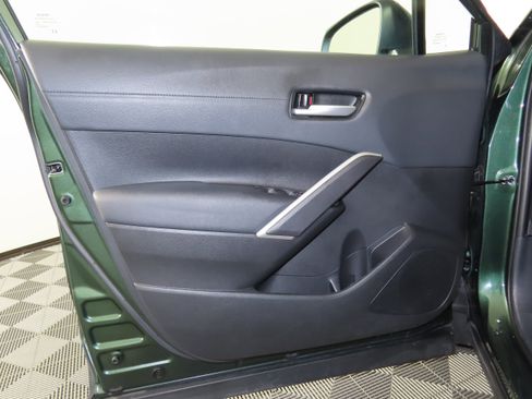 Used 2024 Toyota Corolla Cross XLE image 42