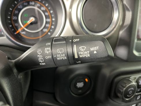 Used 2021 Jeep Wrangler Unlimited Sahara w/ Dual Top Group AWD/4WD image 24