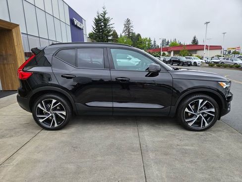 Used 2020 Volvo XC40 T5 R-Design w/ Protection Package AWD/4WD image 4