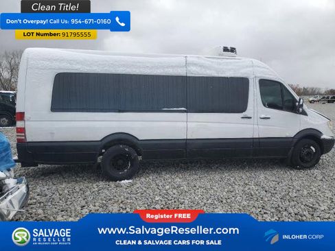 Used 2010 Freightliner Sprinter 3500 image 4