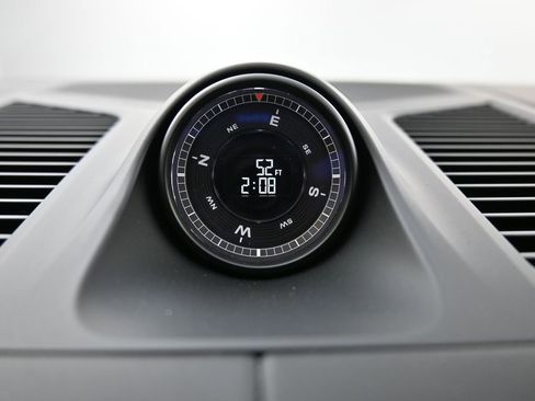 Used 2025 Porsche Cayenne E-Hybrid Coupe image 23