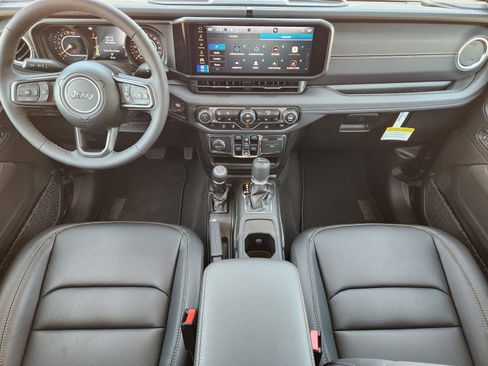 New 2025 Jeep Gladiator Sport image 18