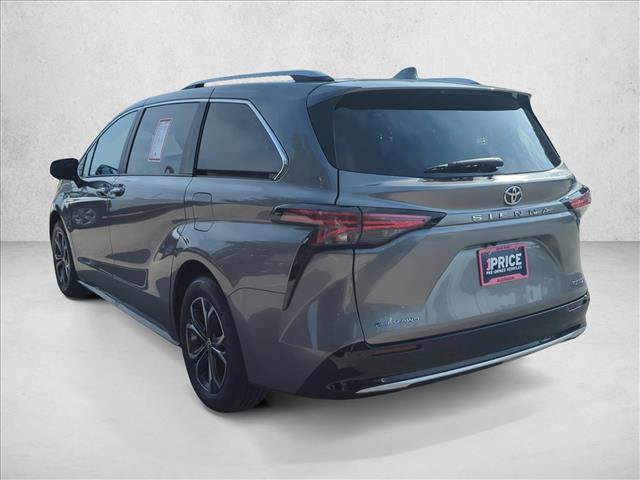 Used 2026 Toyota Sienna Platinum AWD/4WD image 7