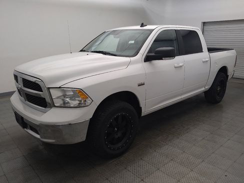 Used 2020 RAM 1500 Classic SLT w/ Luxury Group AWD/4WD image 2