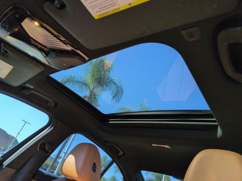 Certified 2023 BMW 330i Sedan w/ Premium Package image 27