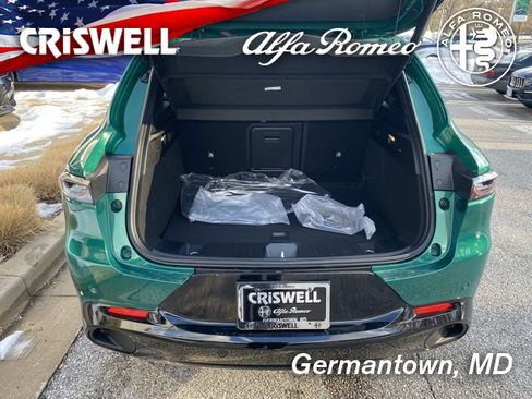 New 2025 Alfa Romeo Tonale w/ Premium Package image 9