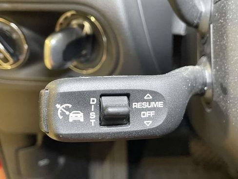 Certified 2026 Porsche Macan AWD/4WD image 46