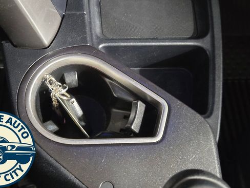 Used 2016 Toyota RAV4 XLE image 20