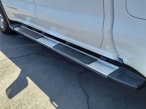 Used 2022 GMC Sierra 1500 SLT w/ SLT Convenience Package image 35