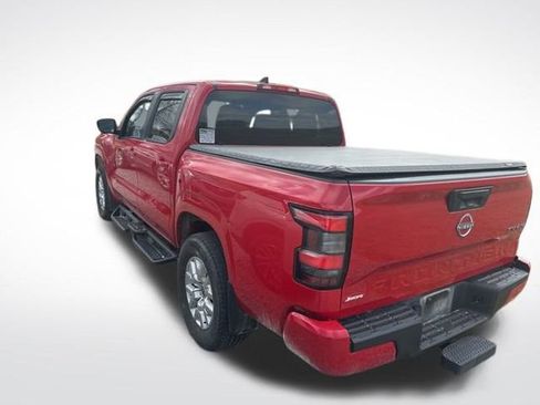 Used 2023 Nissan Frontier SV w/ Tow Package image 2