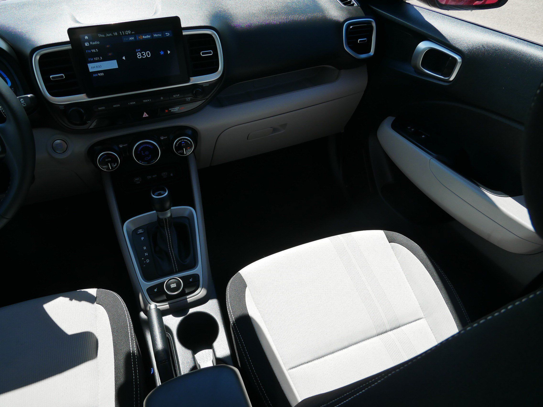 Used 2026 Hyundai Venue SEL FWD image 11