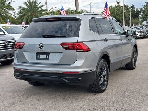 Certified 2024 Volkswagen Tiguan SE FWD image 6