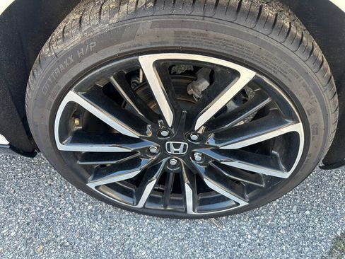 Used 2024 Honda Accord Touring image 8