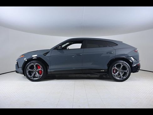 Used 2024 Lamborghini Urus S AWD/4WD image 2