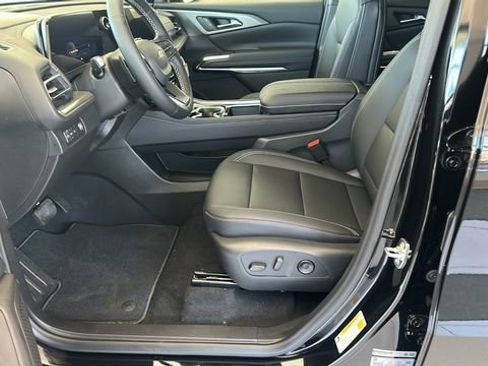 New 2026 Chevrolet Traverse LT image 9