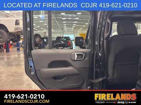 New 2025 Jeep Wrangler Unlimited Sahara AWD/4WD image 11