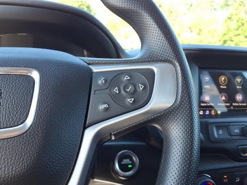 Used 2024 GMC Terrain SLE w/ Driver Convenience Package FWD image 15